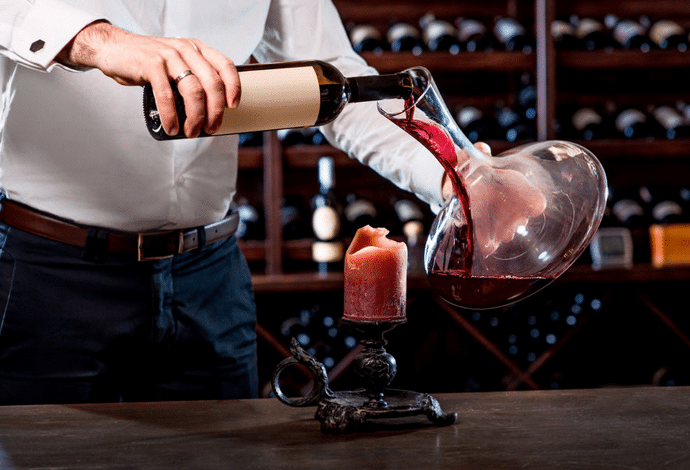 Decantarea vinului